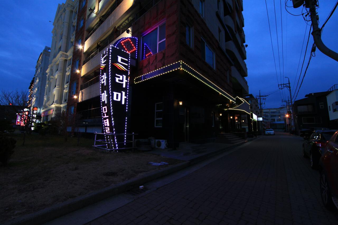 Drama Motel Boryeong Buitenkant foto
